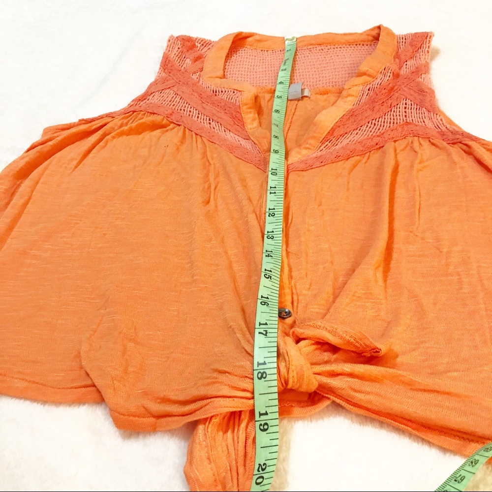 Urban Outfitters | Tie front button crop - Picture 7 of 7
